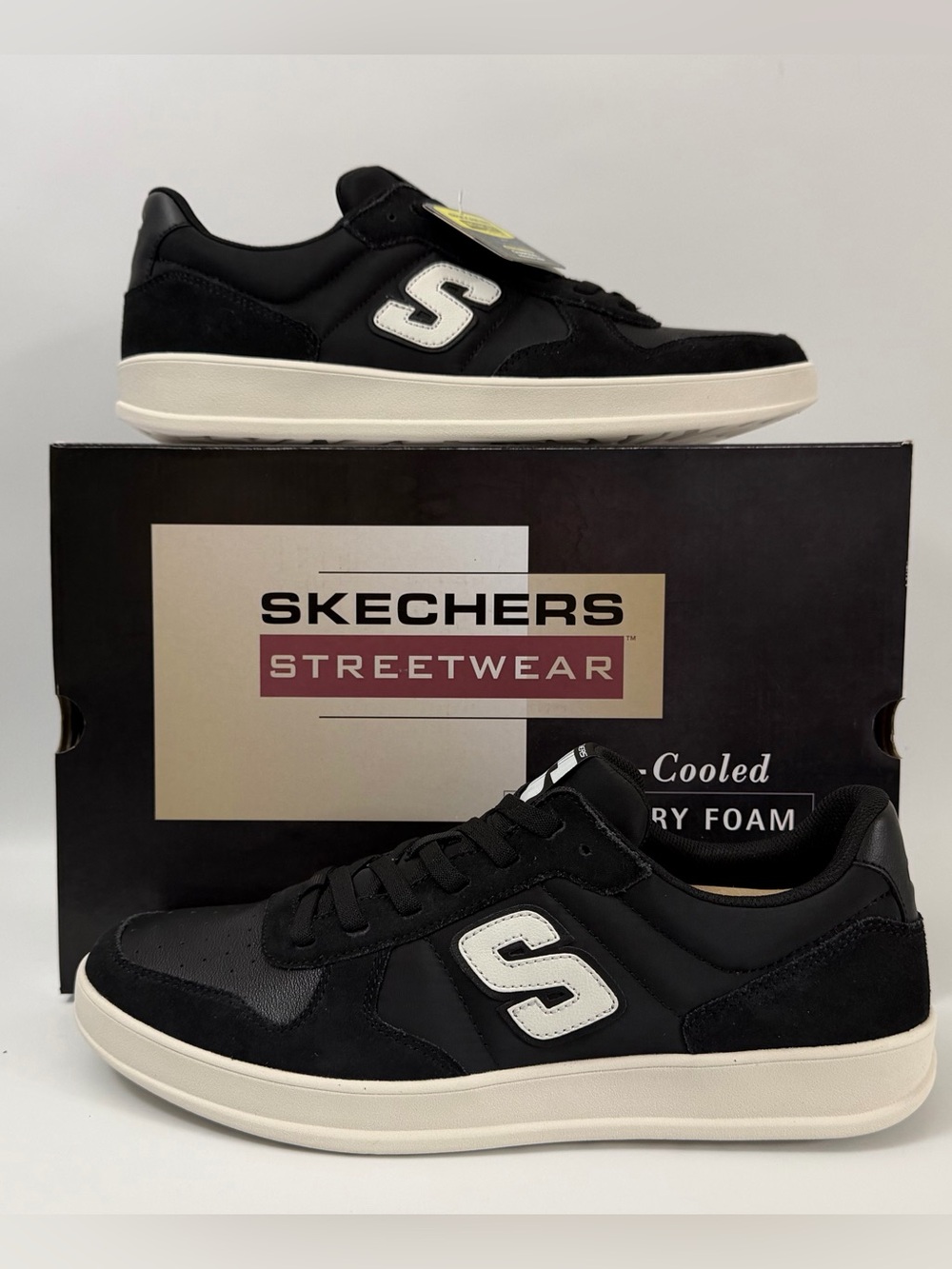 Skechers Streetwear Men’s Size 12 Black White Sneakers Air-Cooled Memory Foam